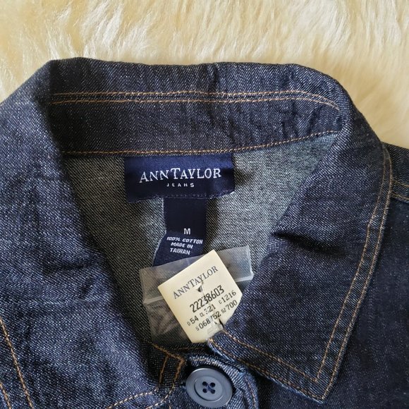Ann Taylor NWT Jean Jacket! 100% Cotton - Dark Wash - Picture 7 of 13